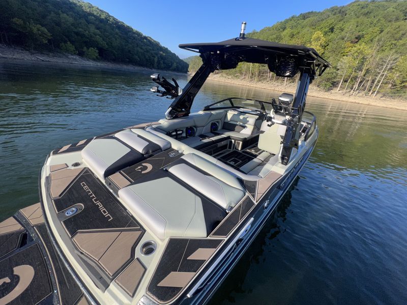New 2023 Centurion Ri230 For Sale Branson, MO Hughes Marine