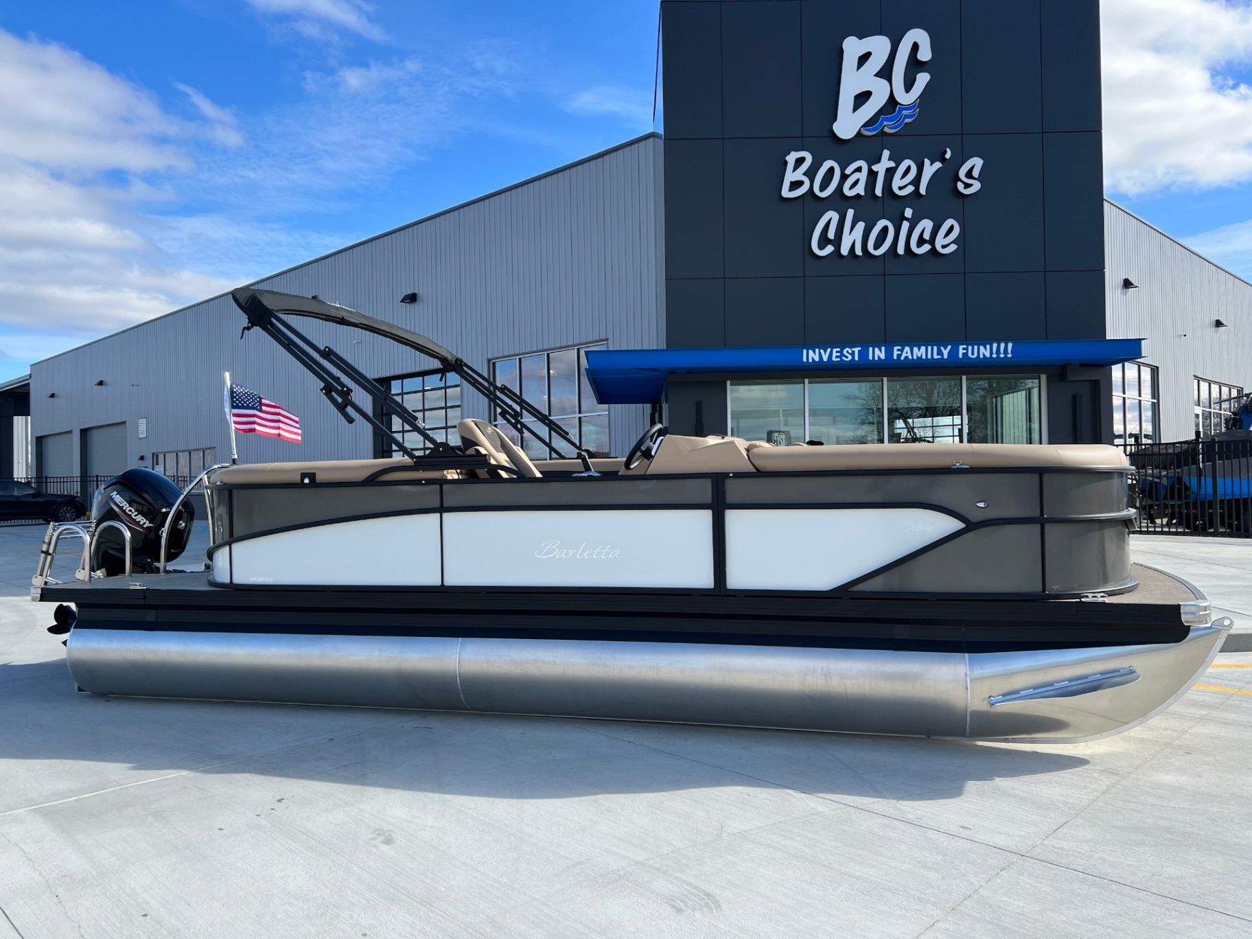 Picture of New 2023 BARLETTA BOAT COMPANY LLC Cabrio 22QC