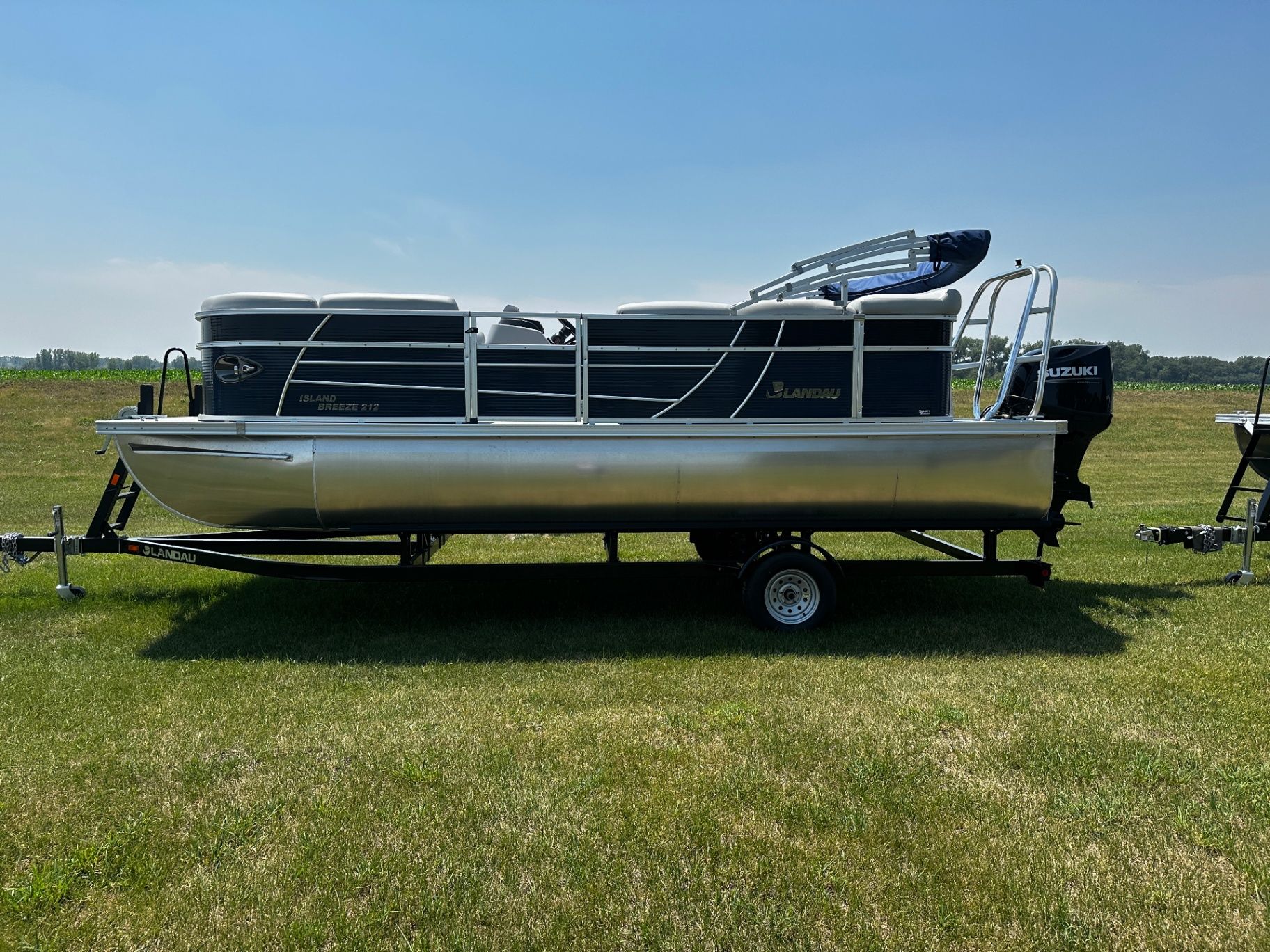 Picture of New 2023 Landau-Pontoon Island Breeze 212