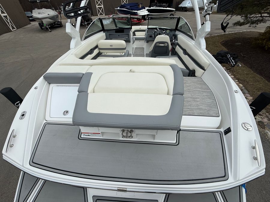 2022 Cobalt CS23 Surf, photo 19 of 30