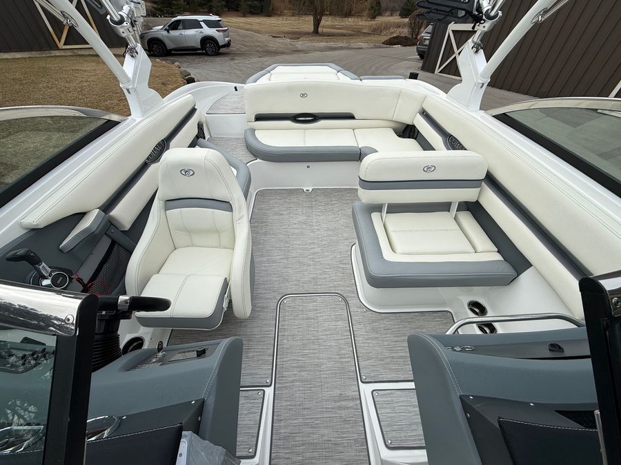 2022 Cobalt CS23 Surf, photo 25 of 30