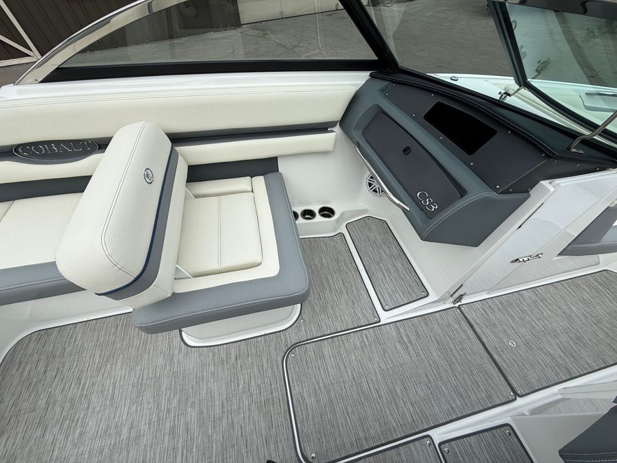 2022 Cobalt CS23 Surf, photo 28 of 30