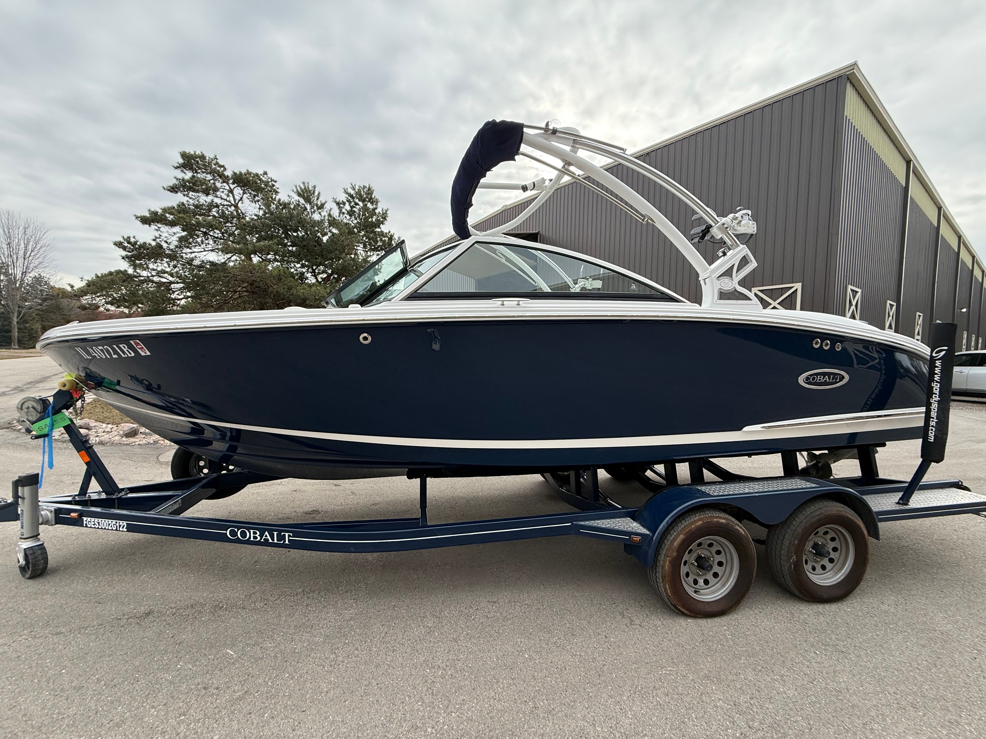 Used 2022 23' Cobalt CS23 Surf For Sale in Fontana on Lake Geneva