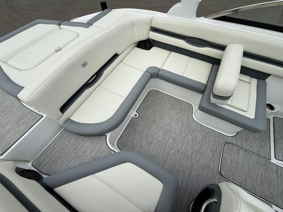 2022 Cobalt CS23 Surf, photo 22 of 30