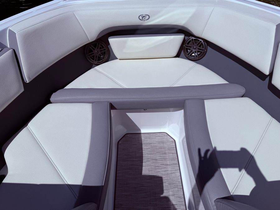 2022 Cobalt CS23 Surf, photo 11 of 30
