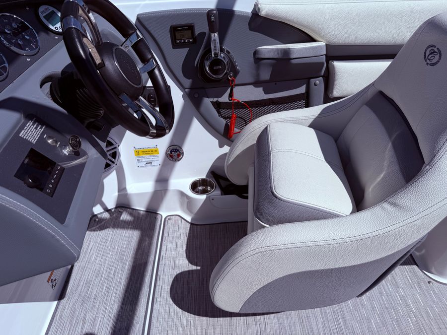 2022 Cobalt CS23 Surf, photo 8 of 30