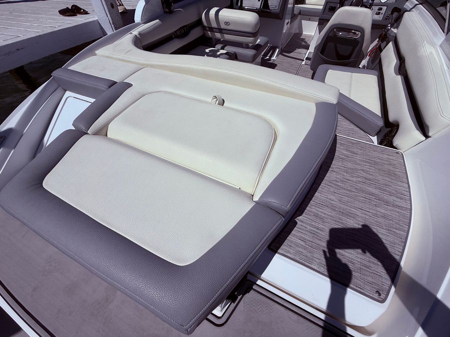 2022 Cobalt CS23 Surf, photo 2 of 30