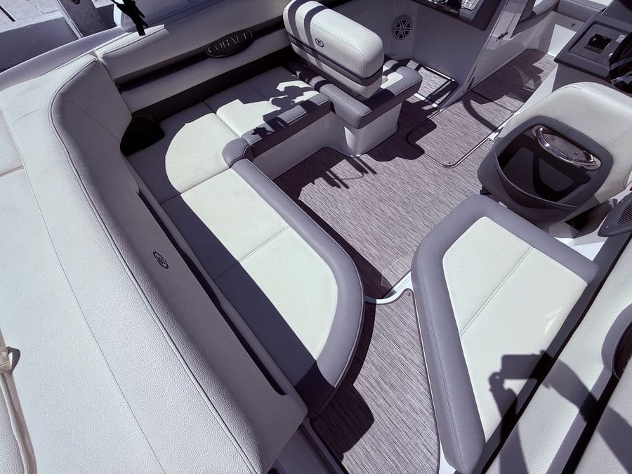 2022 Cobalt CS23 Surf, photo 3 of 30