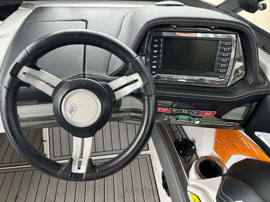 2015 Nautique Super Air Nautique G23, photo 11 of 16