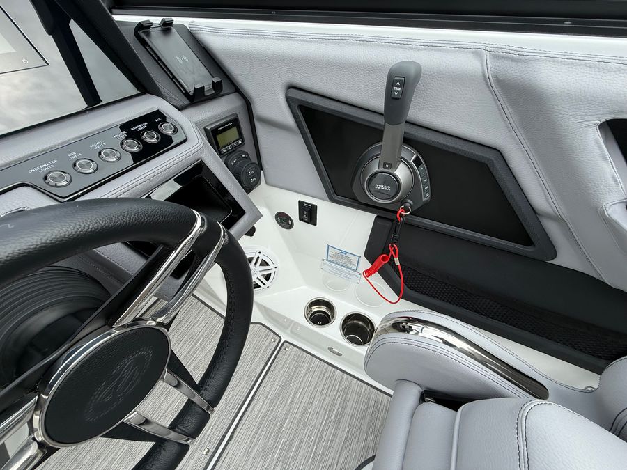 2026 Cobalt R8, photo 4 of 30