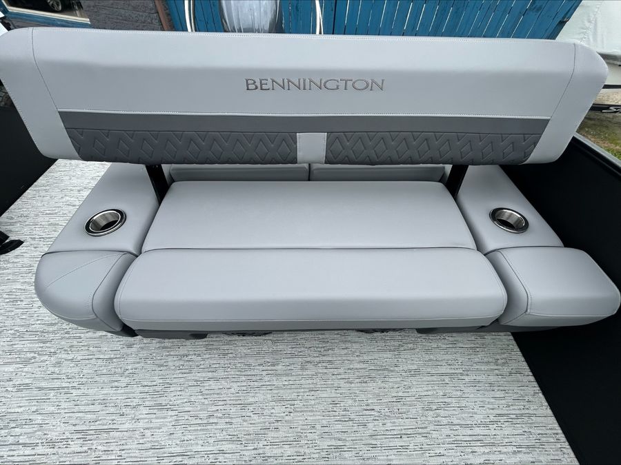 2025 Bennington 22MSB-SPS (TC), photo 17 of 19