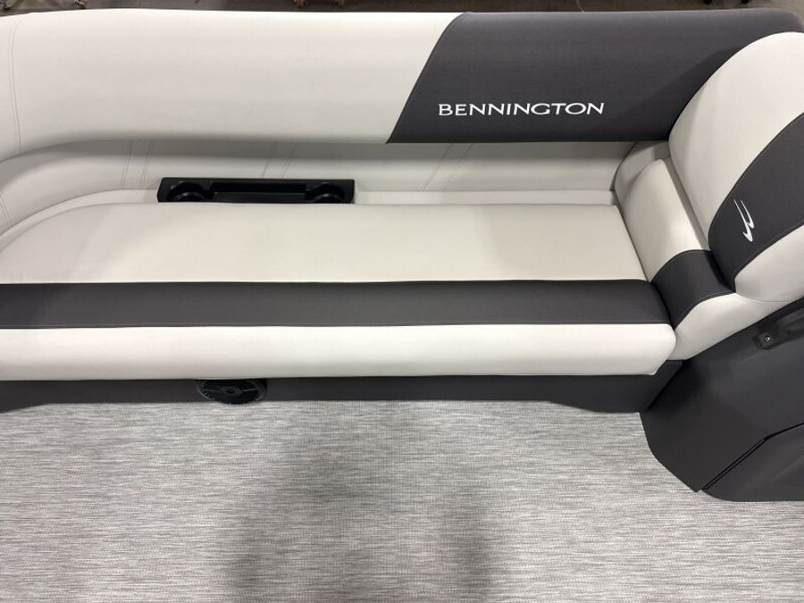 2027 Bennington 20S1L, photo 11 of 15