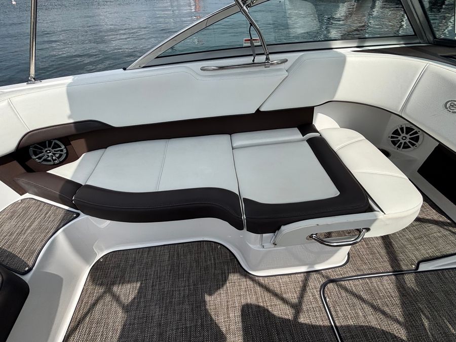 2024 Cobalt 220S, photo 5 of 17