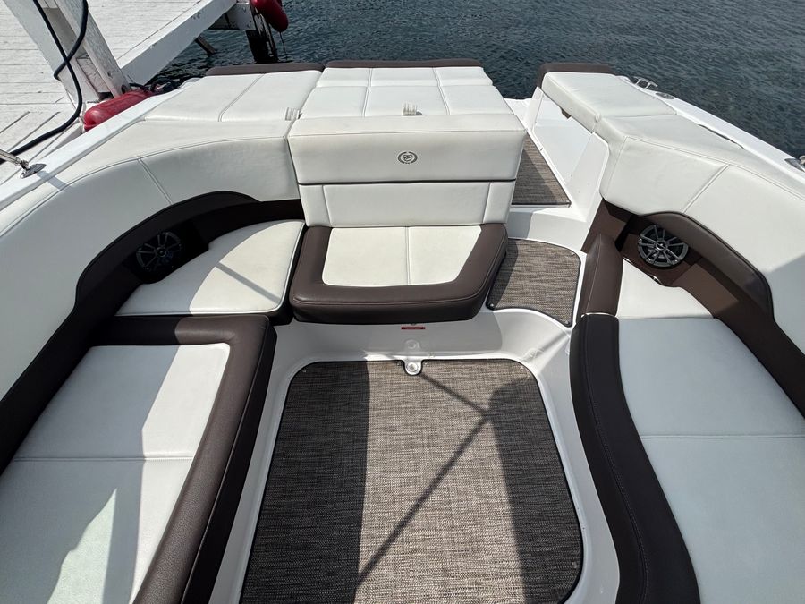 2024 Cobalt 220S, photo 16 of 17