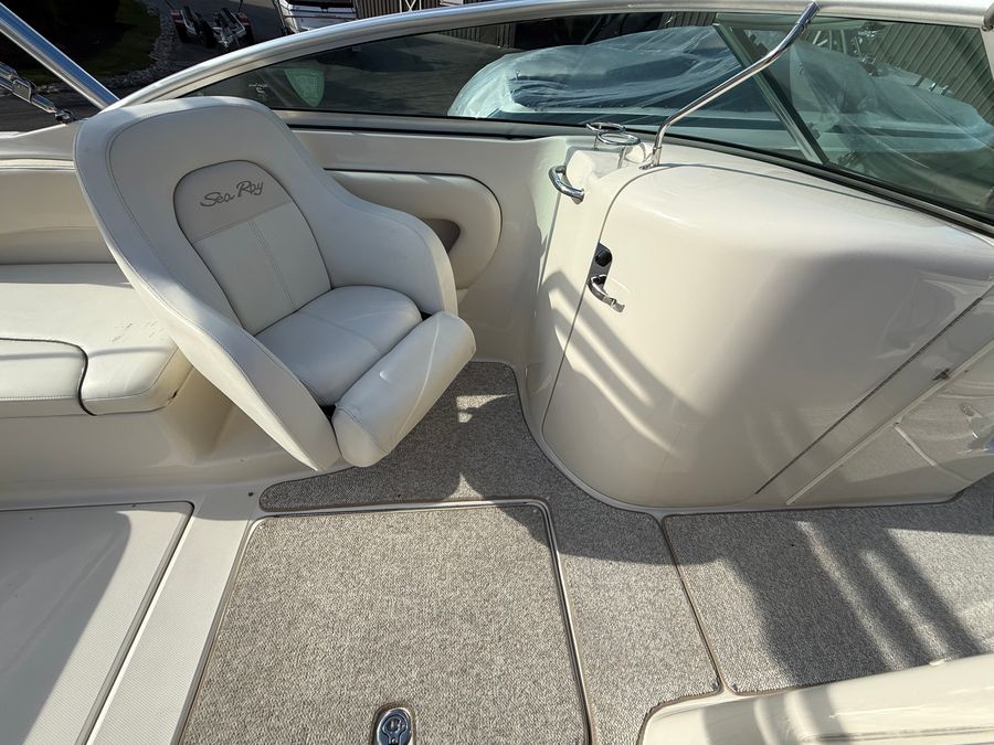 2008 Sea Ray 240 Sundeck, photo 22 of 28