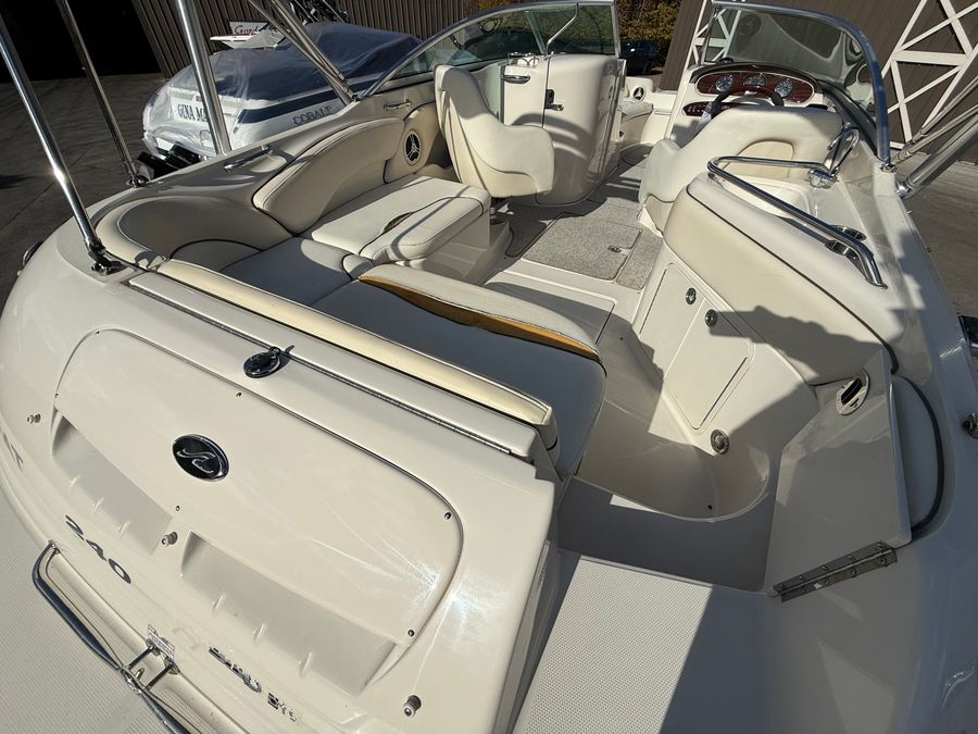 2008 Sea Ray 240 Sundeck, photo 15 of 28