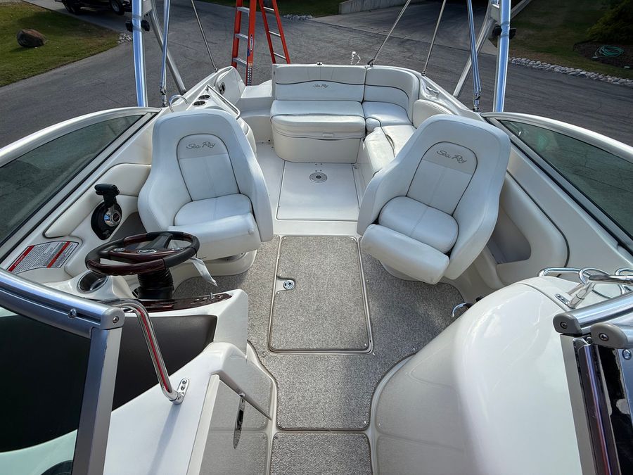 2008 Sea Ray 240 Sundeck, photo 27 of 28