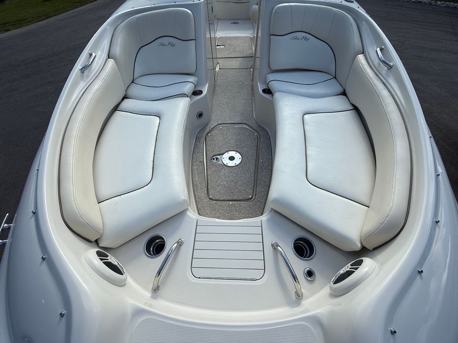 2008 Sea Ray 240 Sundeck, photo 24 of 28