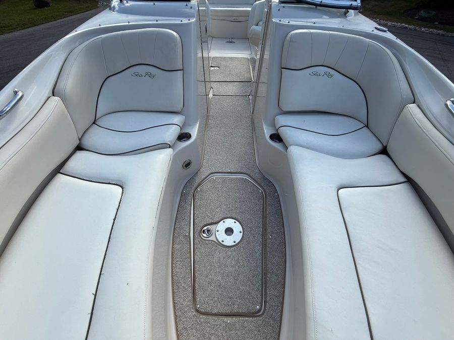 2008 Sea Ray 240 Sundeck, photo 25 of 28