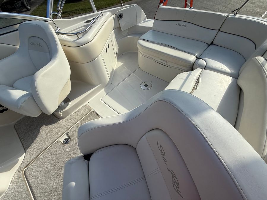 2008 Sea Ray 240 Sundeck, photo 18 of 28