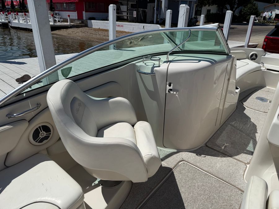 2008 Sea Ray 240 Sundeck, photo 11 of 28
