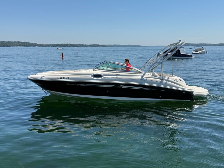 2008 Sea Ray 240 Sundeck, photo 5 of 28