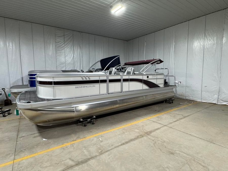 2024 Bennington 23SXSR, photo 6 of 30