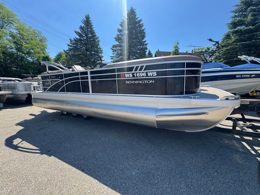 2025 Bennington 23SXPD-EXP