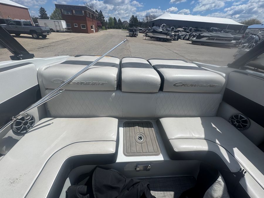 2023 Crownline 240SS, photo 10 of 14