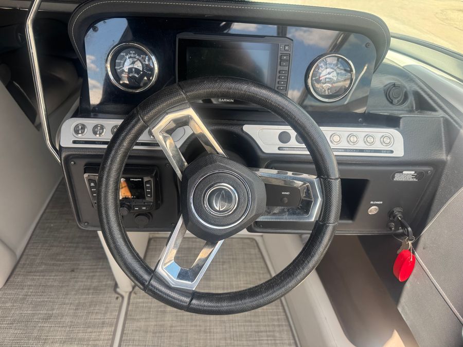 2023 Crownline 240SS, photo 4 of 14