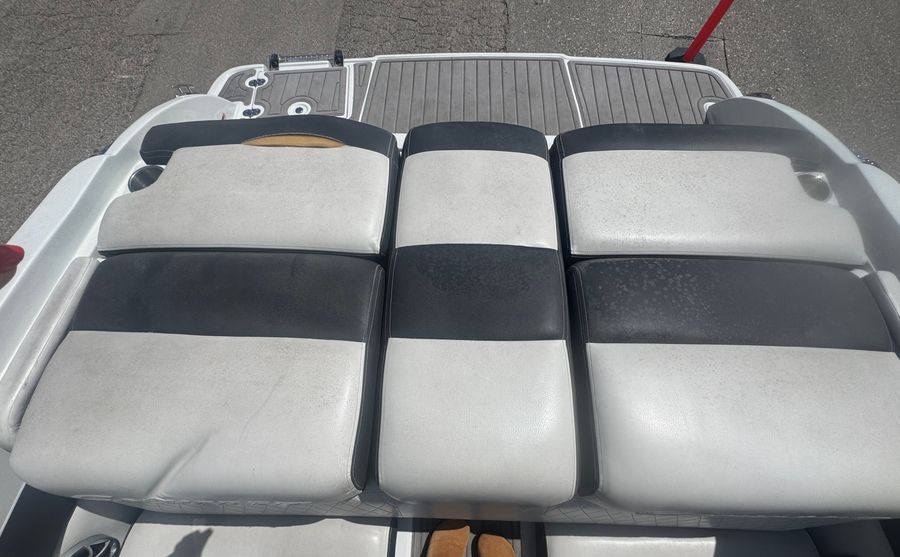 2023 Crownline 240SS, photo 11 of 14