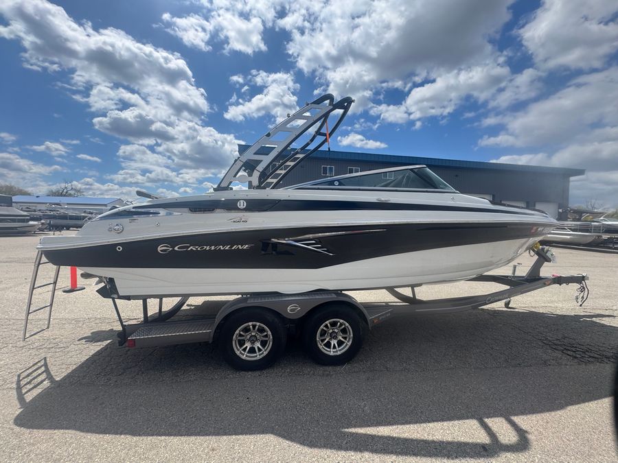 2023 Crownline 240SS