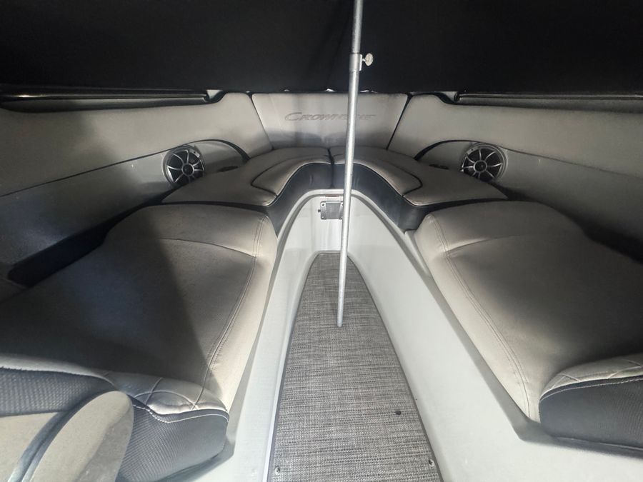 2023 Crownline 240SS, photo 13 of 14
