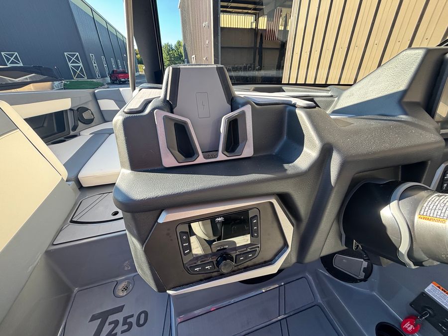 2027 Axis T250, photo 11 of 16