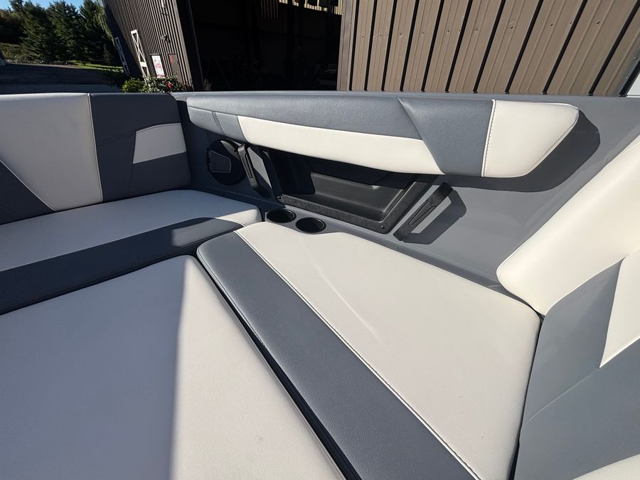 2027 Axis T250, photo 14 of 16
