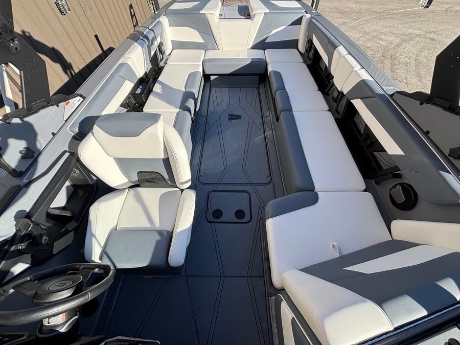 2027 Axis T250, photo 3 of 16