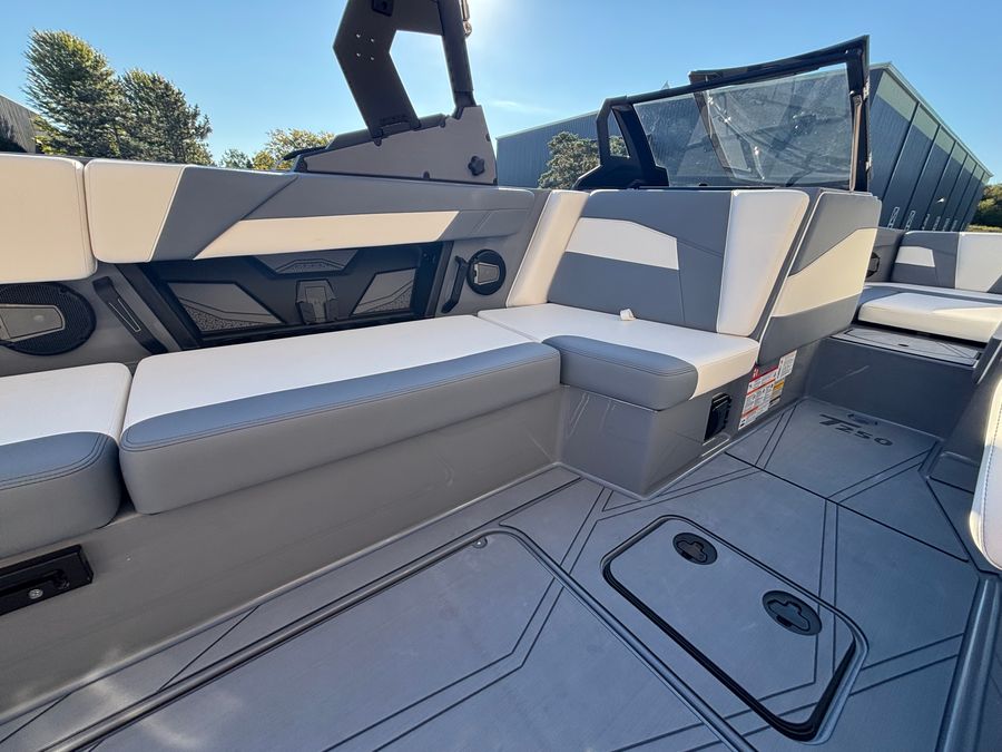 2027 Axis T250, photo 6 of 16