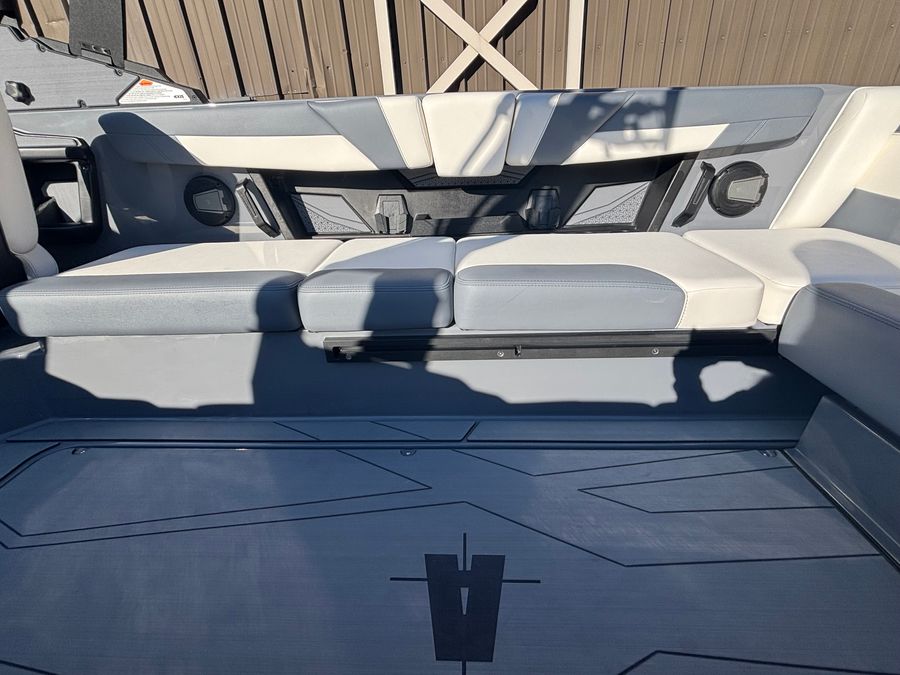 2027 Axis T250, photo 4 of 16