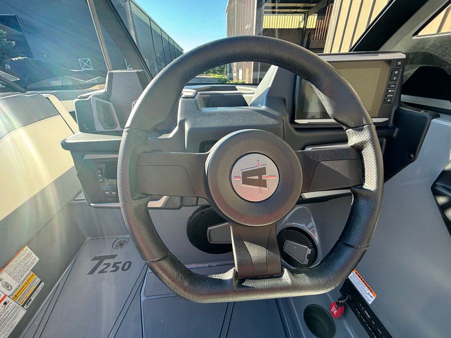 2027 Axis T250, photo 10 of 16