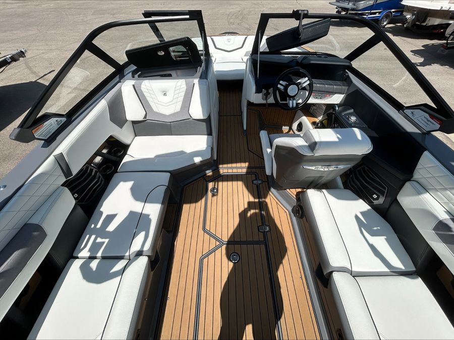 2023 Nautique G23, photo 7 of 15