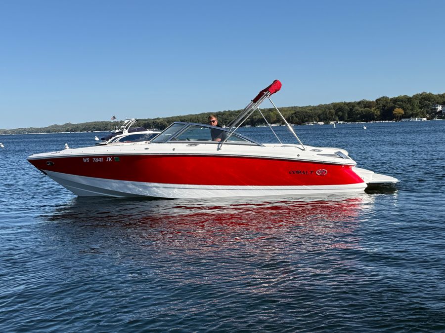 2015 Cobalt 210, photo 2 of 19