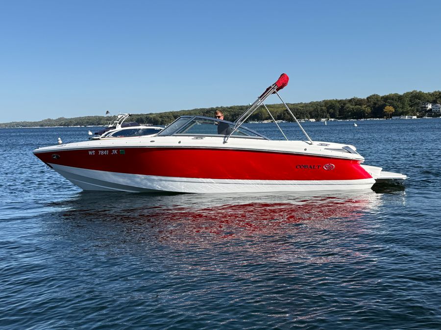 2015 Cobalt 210, photo 1 of 19