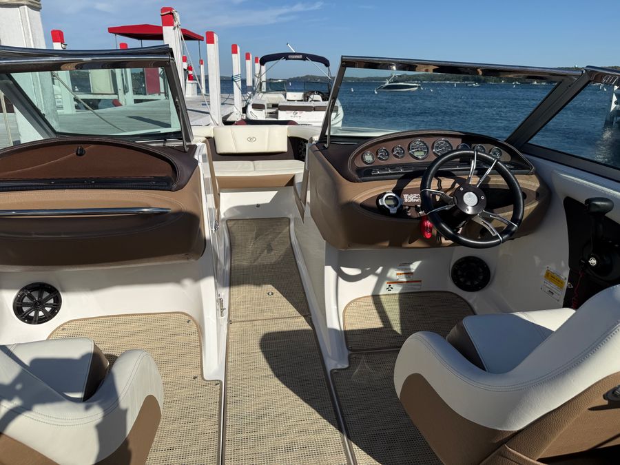 2015 Cobalt 210, photo 10 of 19