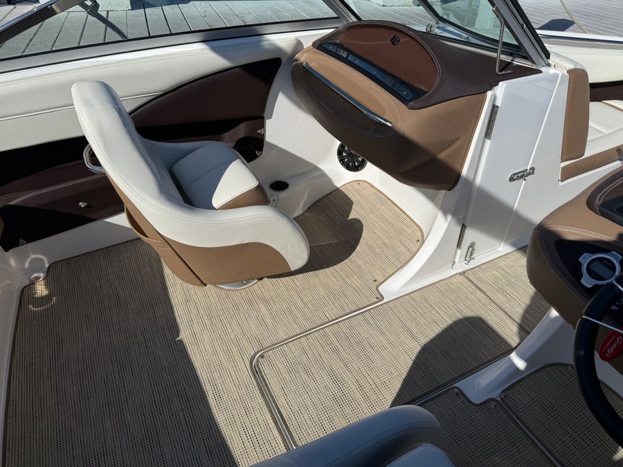 2015 Cobalt 210, photo 6 of 19