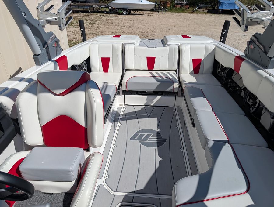 2021 Malibu LSV, photo 6 of 18