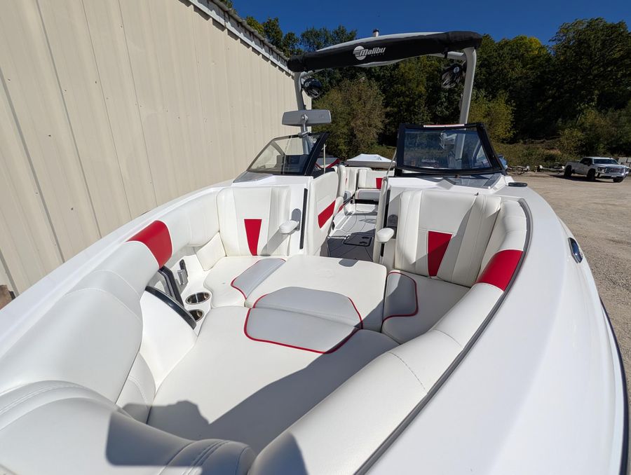 2021 Malibu LSV, photo 15 of 18