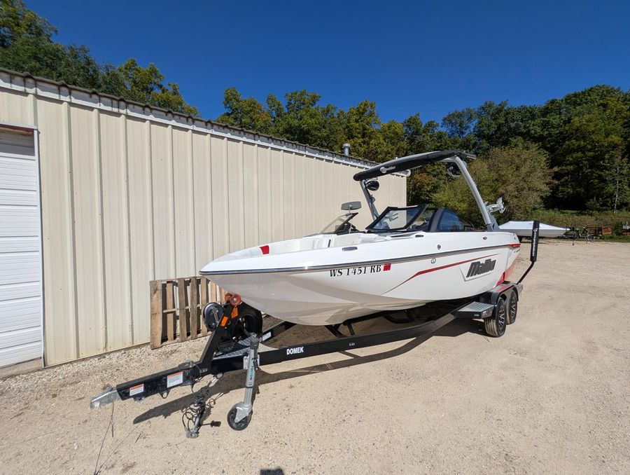 2021 Malibu LSV, photo 2 of 18