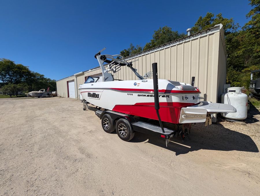 2021 Malibu LSV, photo 3 of 18