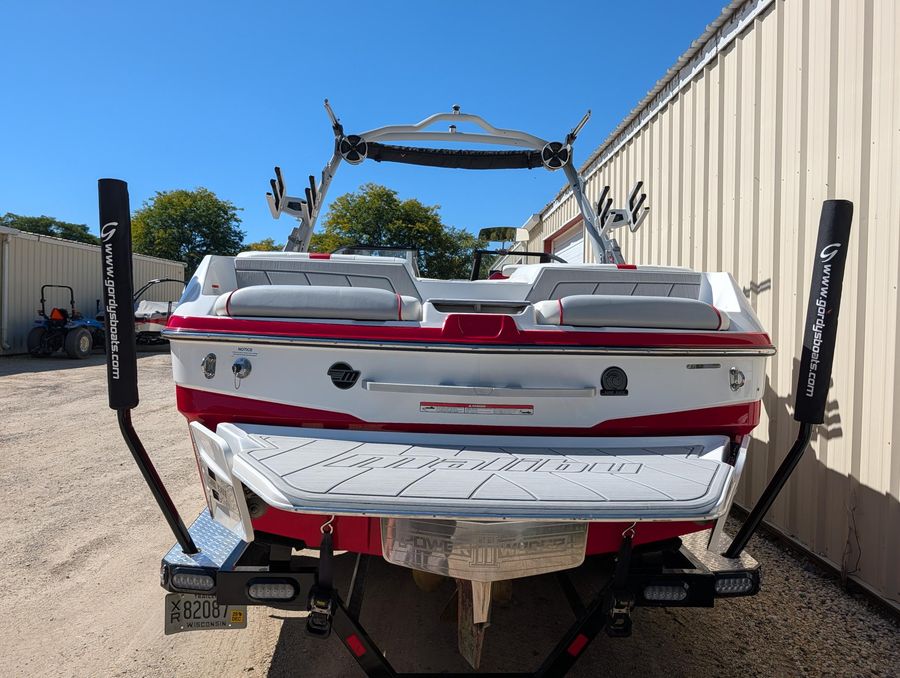 2021 Malibu LSV, photo 4 of 18