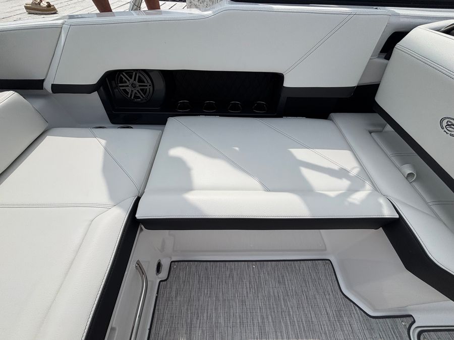 2027 Cobalt R4, photo 5 of 19